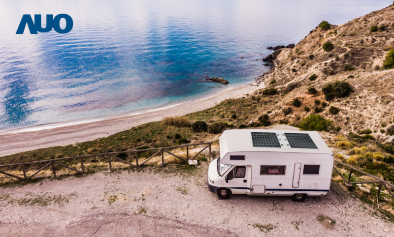 「可撓輕量化太陽光電板SunCurva」使用輕量特殊耐候型複合板取代傳統太陽能板的玻璃前板，不僅降低70%重量，每米平方僅3Kg；具有抗衝擊性能及通過電磁相容性測試，可應用於交通運輸工具，如露營車、遊艇等